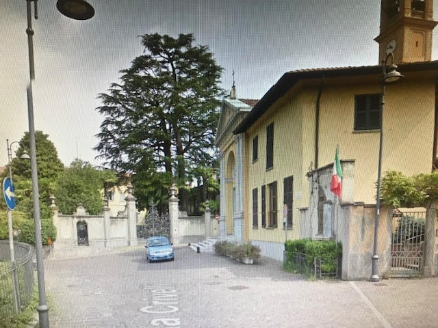 Set pubblicitario in piazza: strade chiuse a Costa Lambro