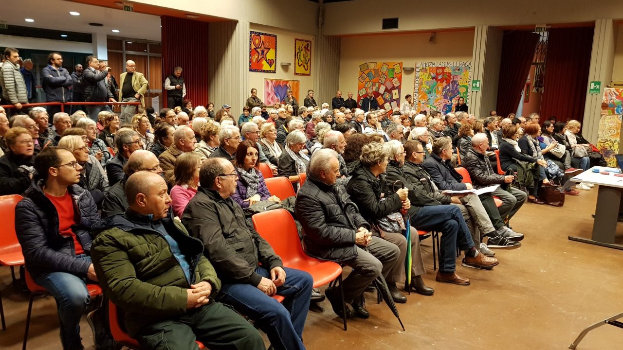 Arcore, oltre in 200 alla serata sull’Ecuosacco e oggi si replica VIDEO