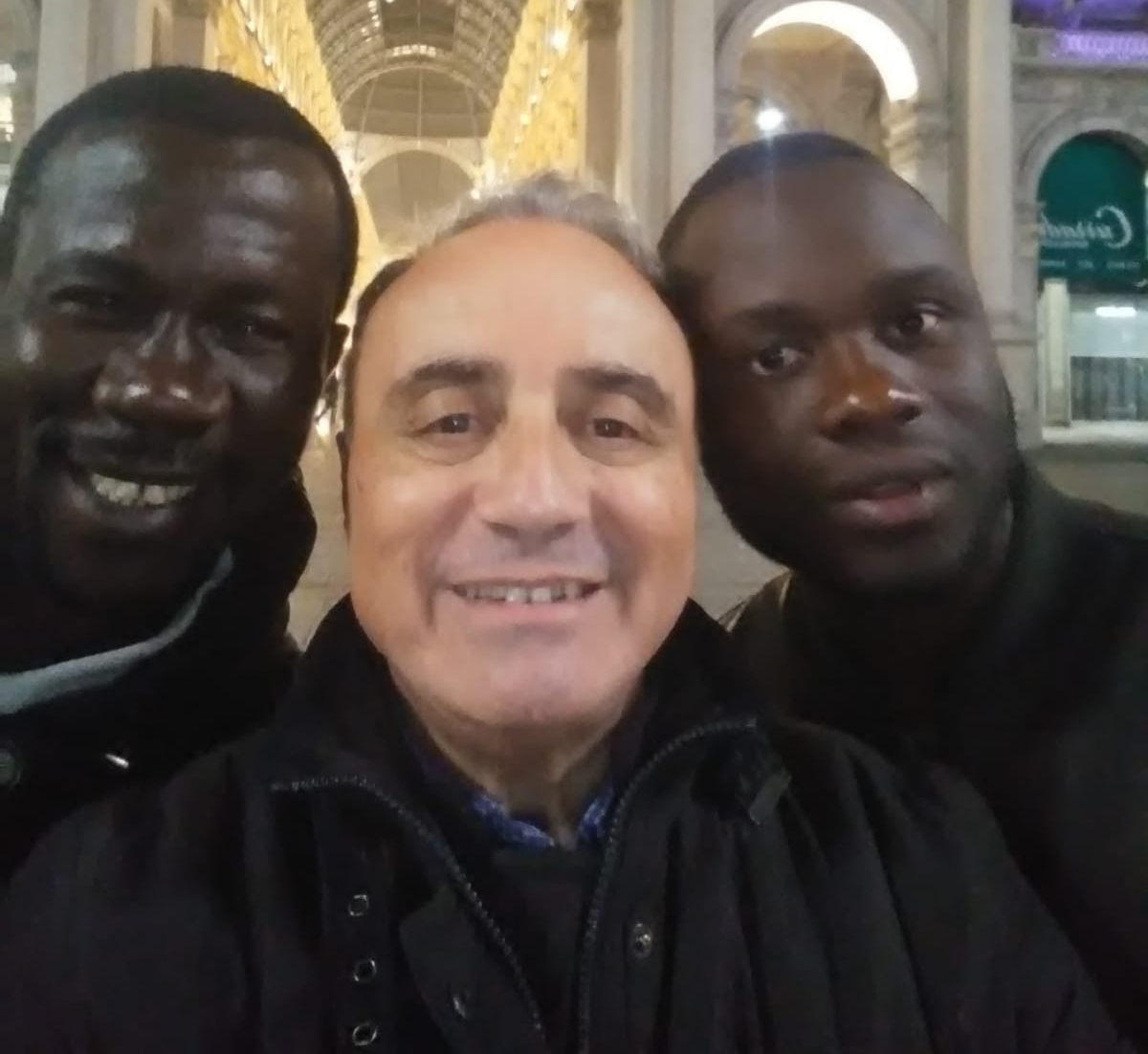 Il sindaco “Cicerone” accompagna in gita a Milano i richiedenti asilo