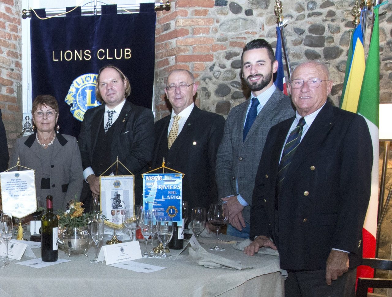 Lions Carate Brianza raccoglie occhiali usati