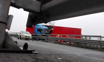 Grave incidente a Monza: muore camionista 40enne - FOTO e VIDEO