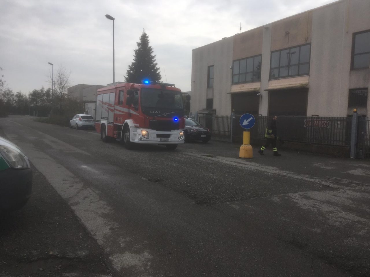 Infortunio sul lavoro a Villasanta, operaio trasportato in ospedale