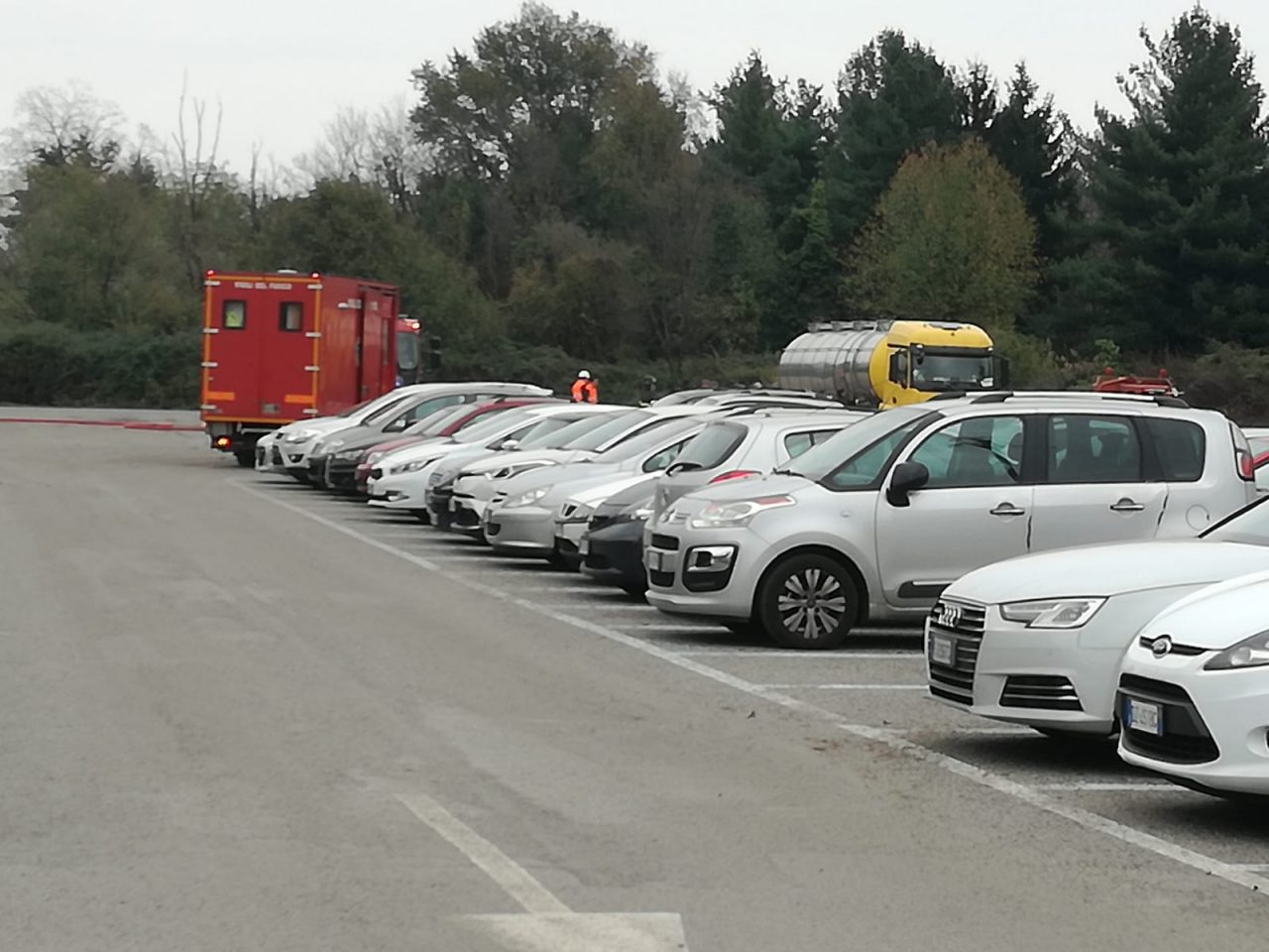 Macherio, pompieri in via Bellini per uno sversamento