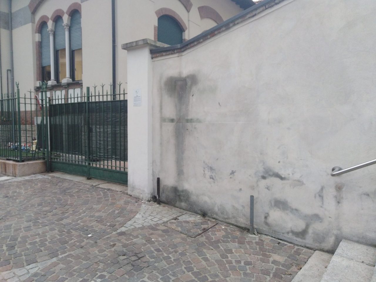 Che fine hanno fatto i pannelli con le carte da morto?