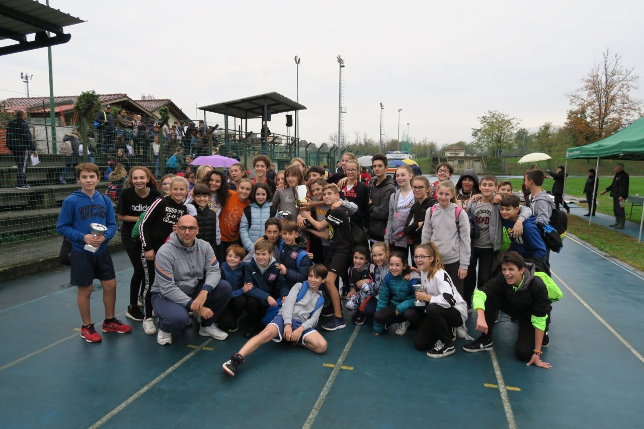 La scuola di Vedano vince la corsa campestre “San Martino” (LE FOTO)