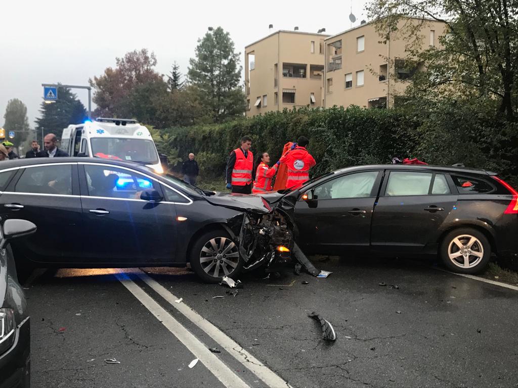 Incidente frontale ad Arcore GUARDA LA GALLERY