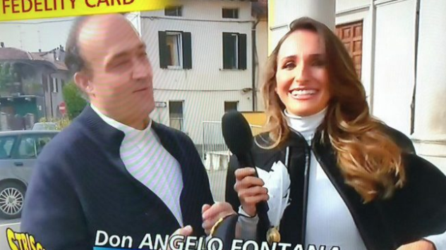 Tessera fedeltà a messa: arriva “Striscia la notizia”