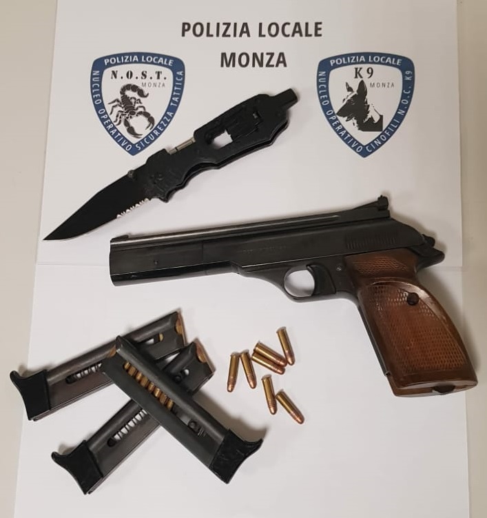 Non si ferma all’alt della Polizia locale e cerca di investire l’agente: arrestato