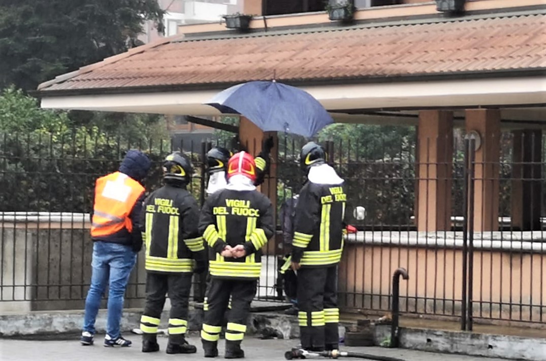 Fuga di gas pompieri al lavoro a Seregno FOTO