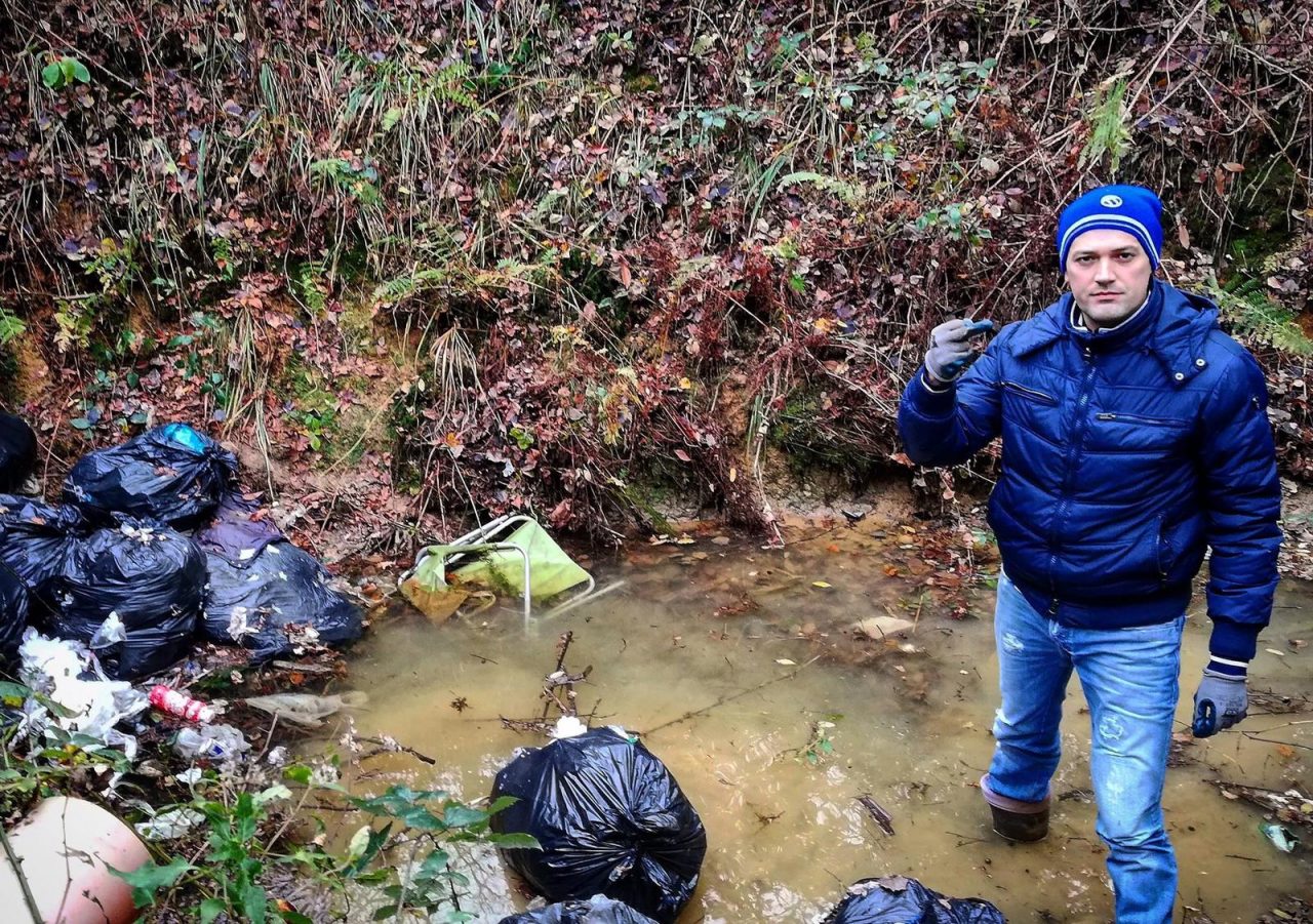 Rifiuti nel bosco dello spaccio: “Da lunedì l’esercito in aiuto”