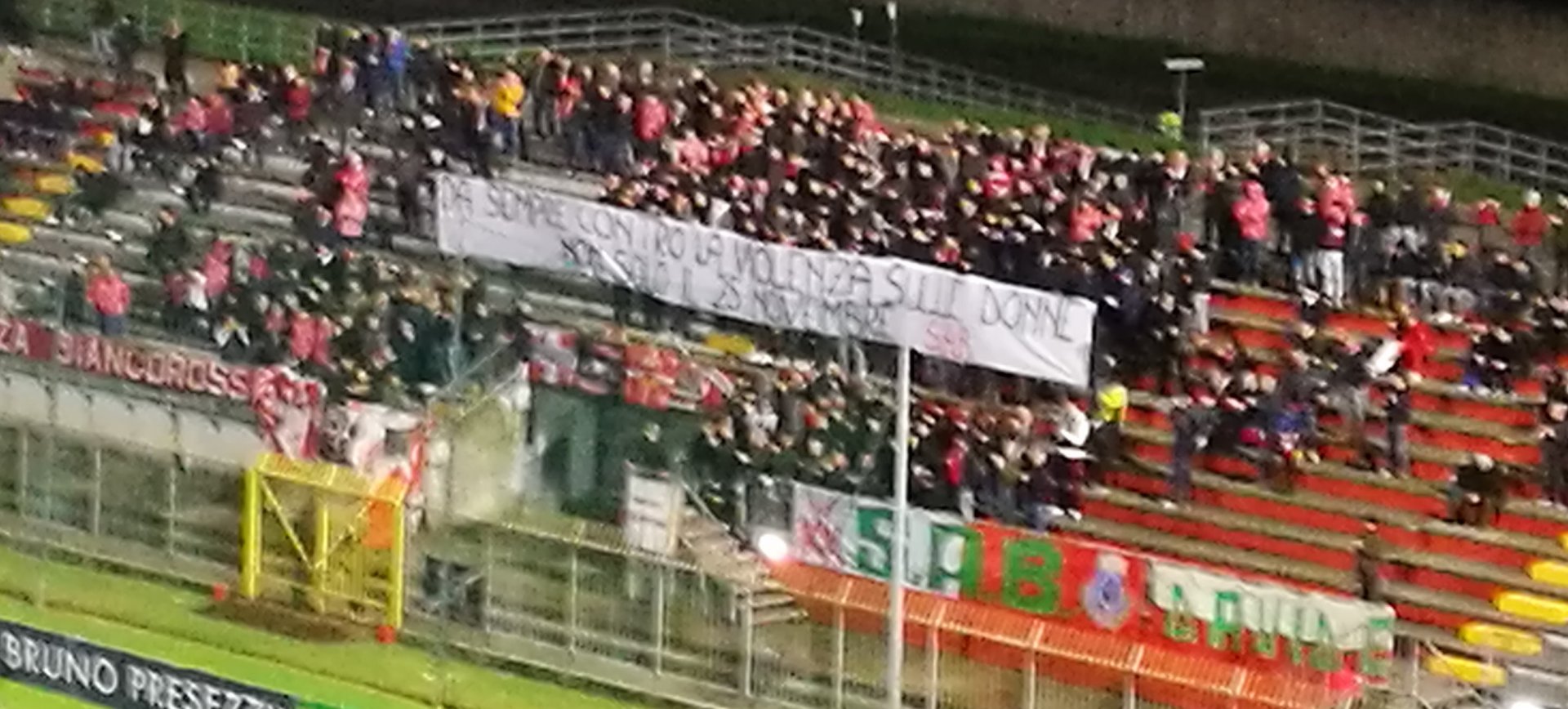 striscione donne