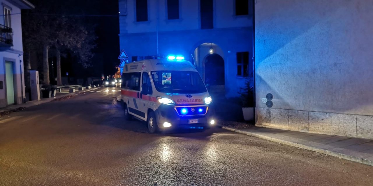Inciampa sul marciapiede: ferito anziano di Giussano