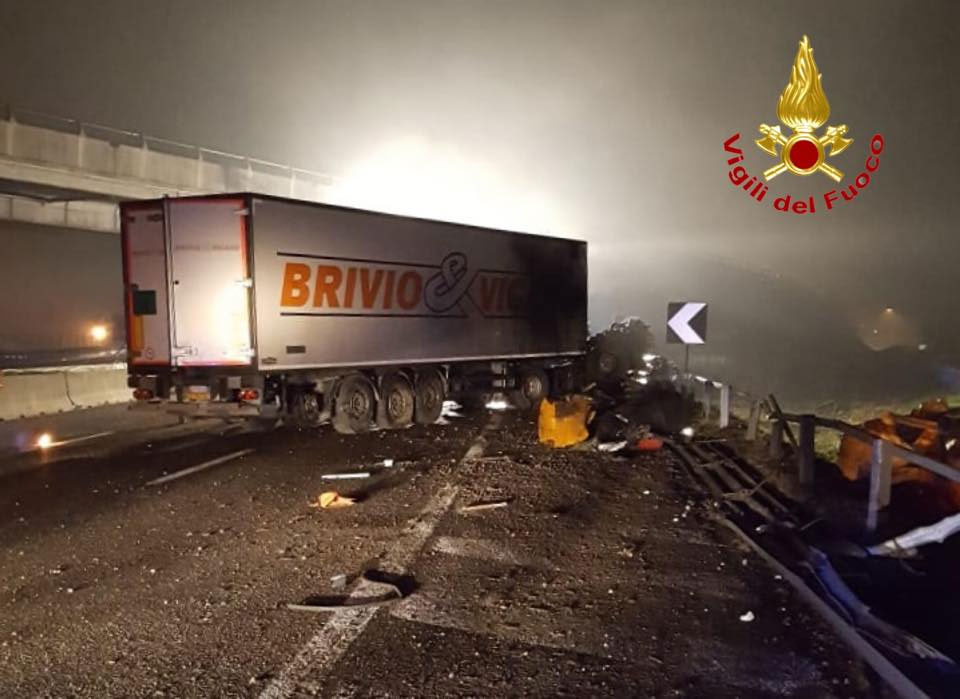 Incidente in autostrada coinvolto camion Brivio e Viganò