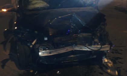 Schianto nella notte a Barlassina, due auto distrutte FOTO