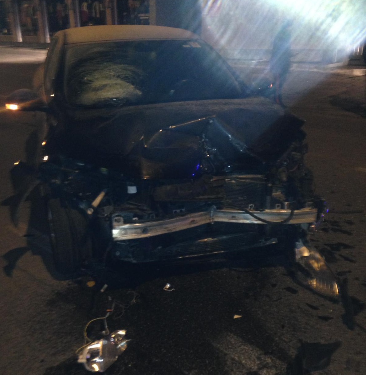 Schianto nella notte a Barlassina, due auto distrutte FOTO