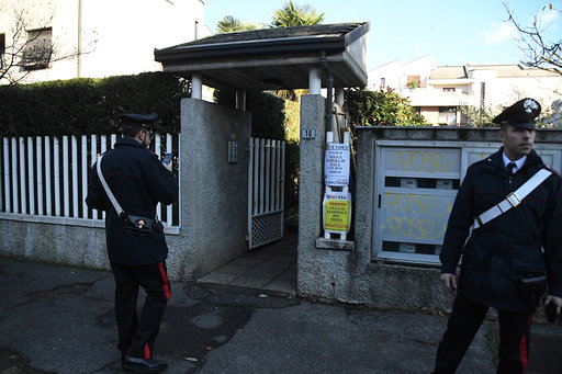 Uccide il figlio colpendolo con un pestacarne, poi chiama i Carabinieri FOTO