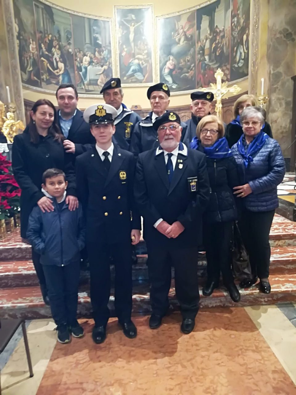 Carate,   benedizione dello spadino durante la messa per un allievo della Marina