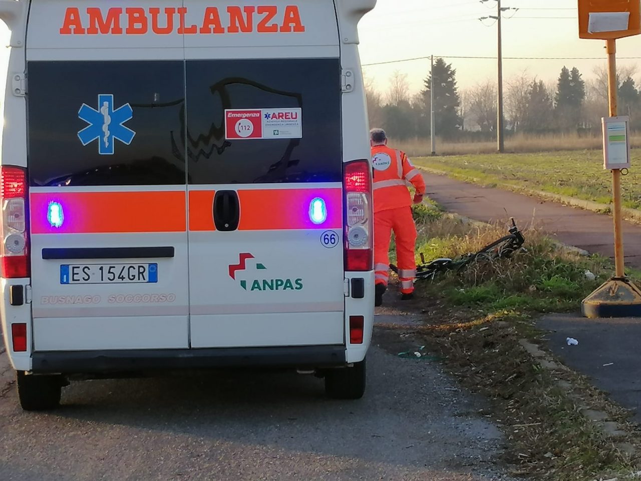 Ciclista investito lungo la Sp2 a Vimercate VIDEO