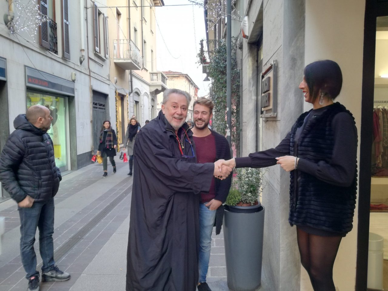 Lele Mora da Seregno lancia il suo giornale (VIDEO)