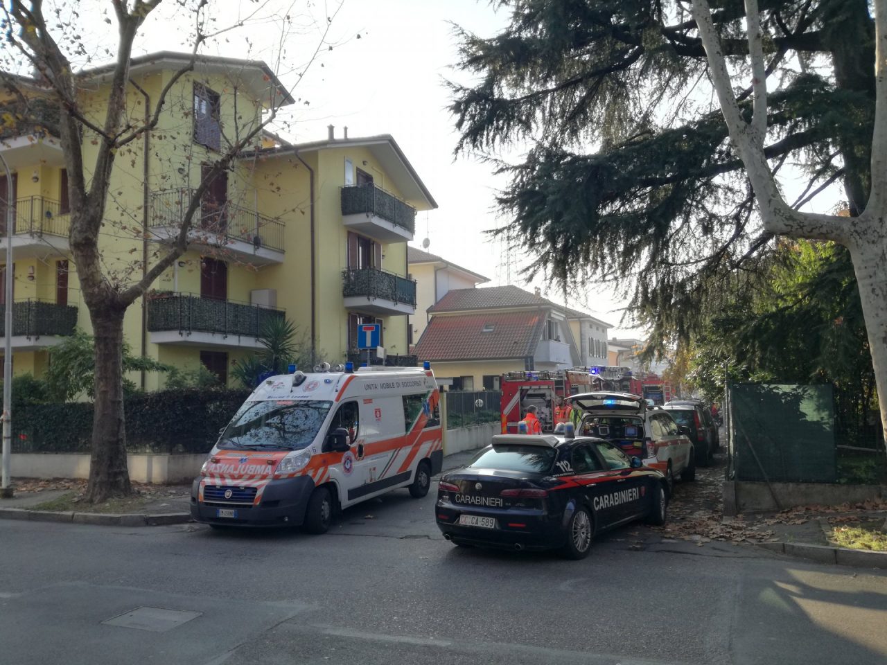 Incendio in appartamento, allarme in via Ada Negri