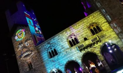 Città dei Balocchi a Como: torre parlante del Broletto spenta per motivi di sicurezza