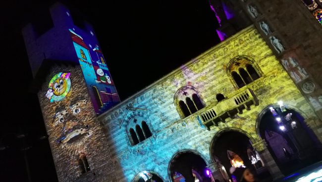Città dei Balocchi a Como: torre parlante del Broletto spenta per motivi di sicurezza