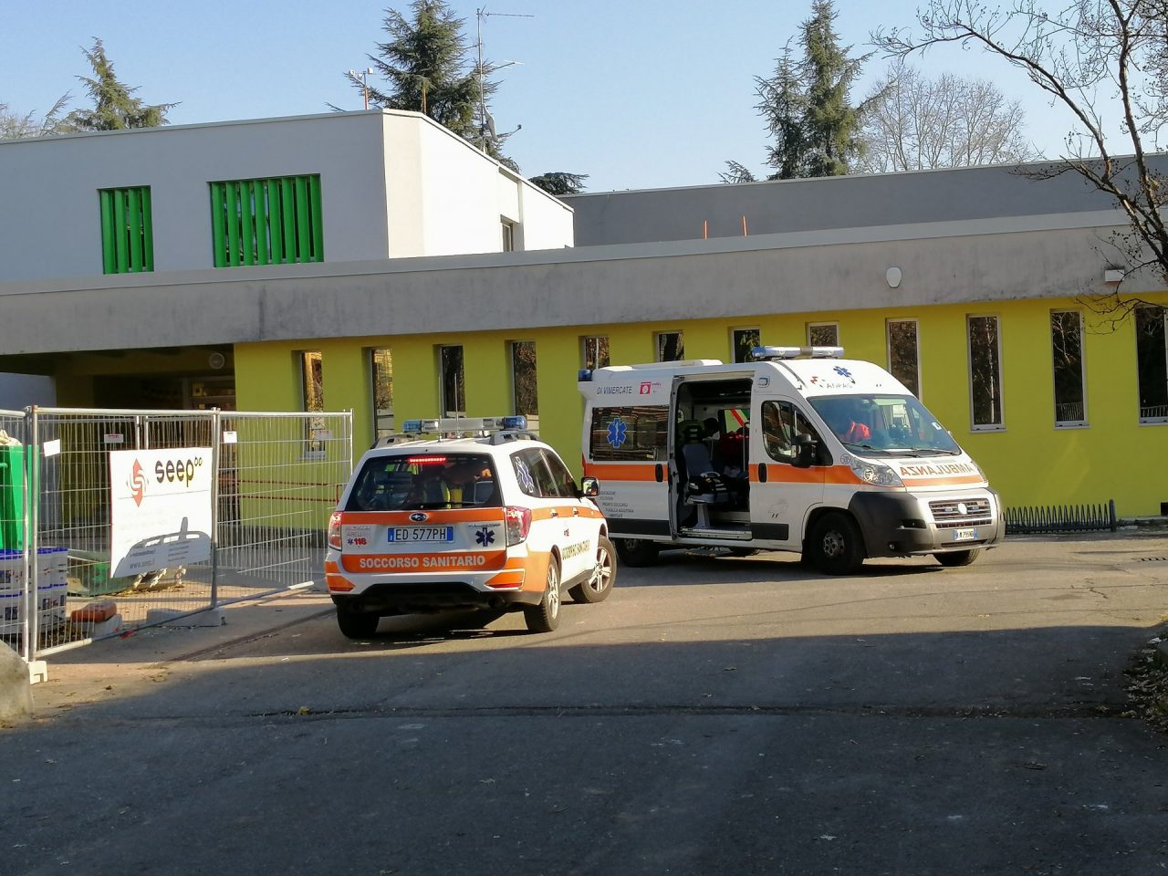Attimi di grande paura alle scuole di Mezzago