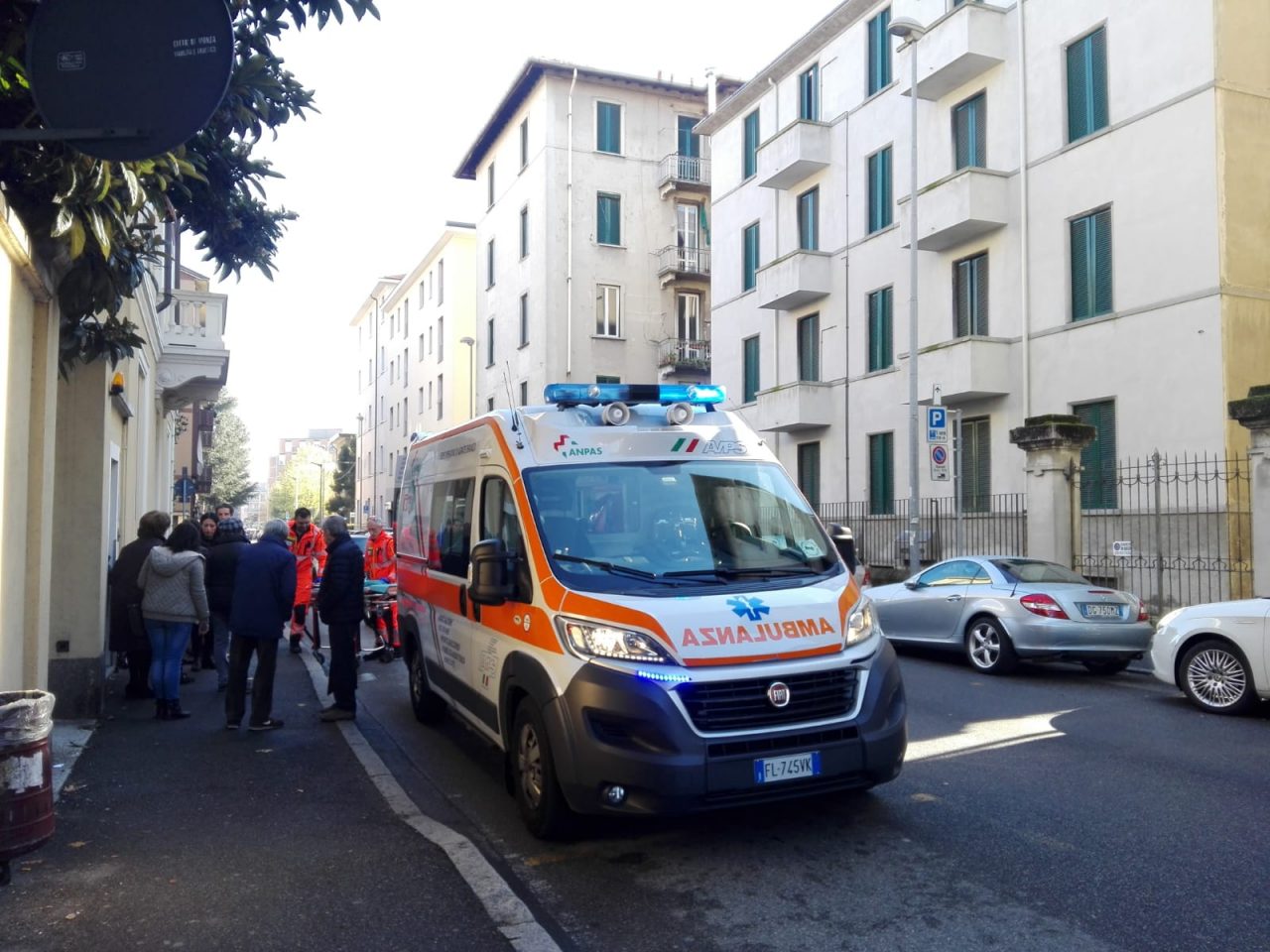 Anziana cade in via Rota | Attimi di paura per una 87enne