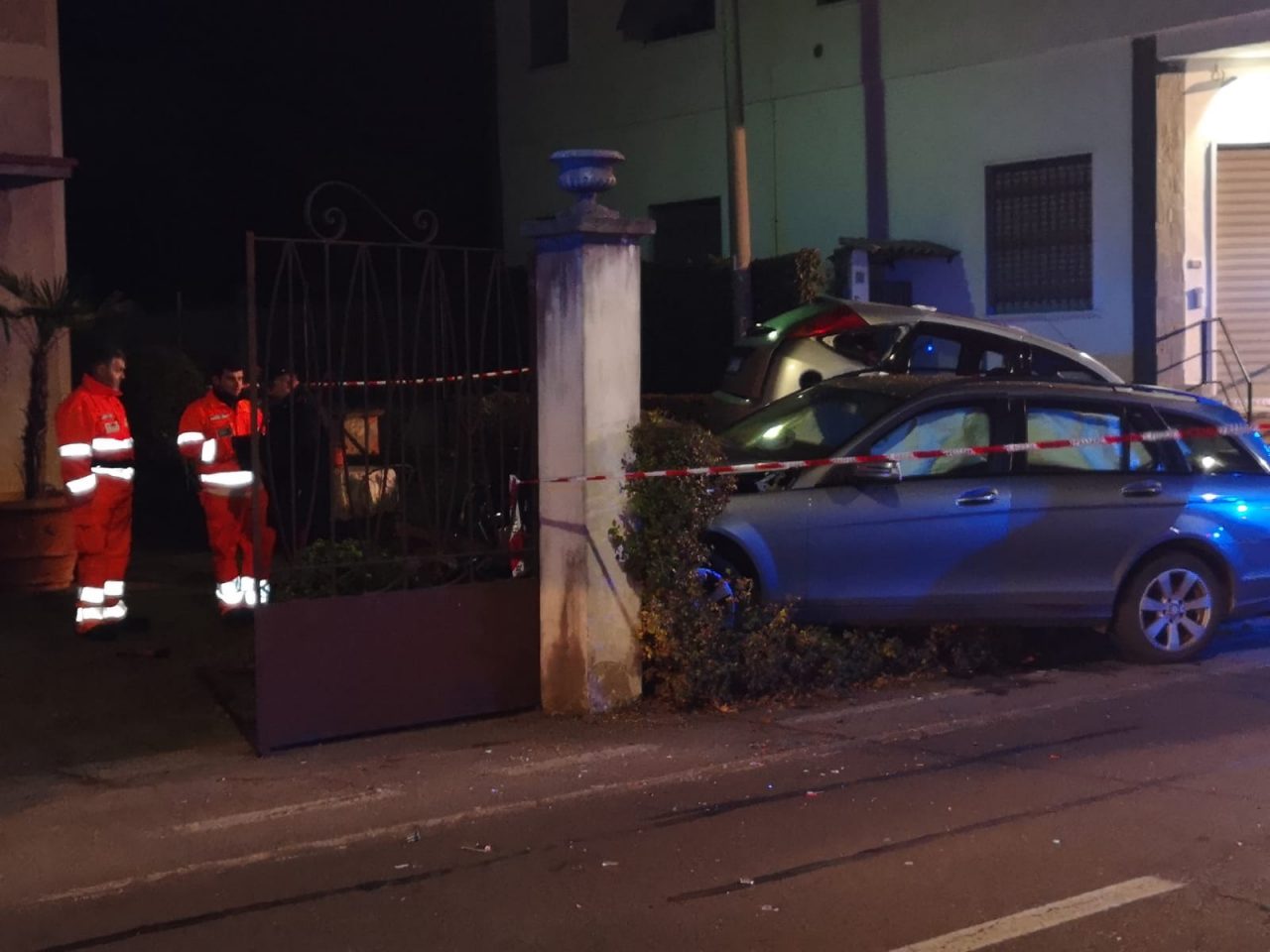 Frontale tra due auto a Carate Brianza: diversi feriti VIDEO