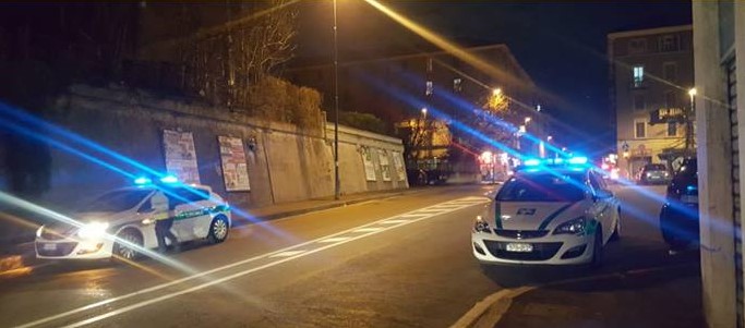 Scarsa igiene: vigili e Ats chiudono fast food
