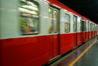 Travolto dalla metropolitana, tragedia sulla linea rossa
