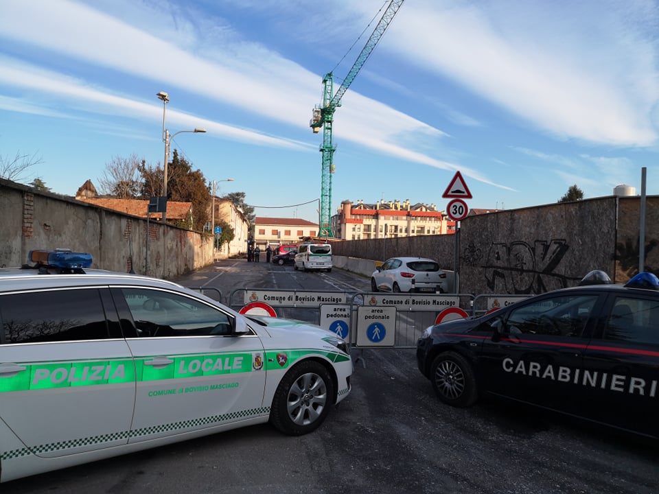 Domato l’incendio nel capannone dismesso FOTO