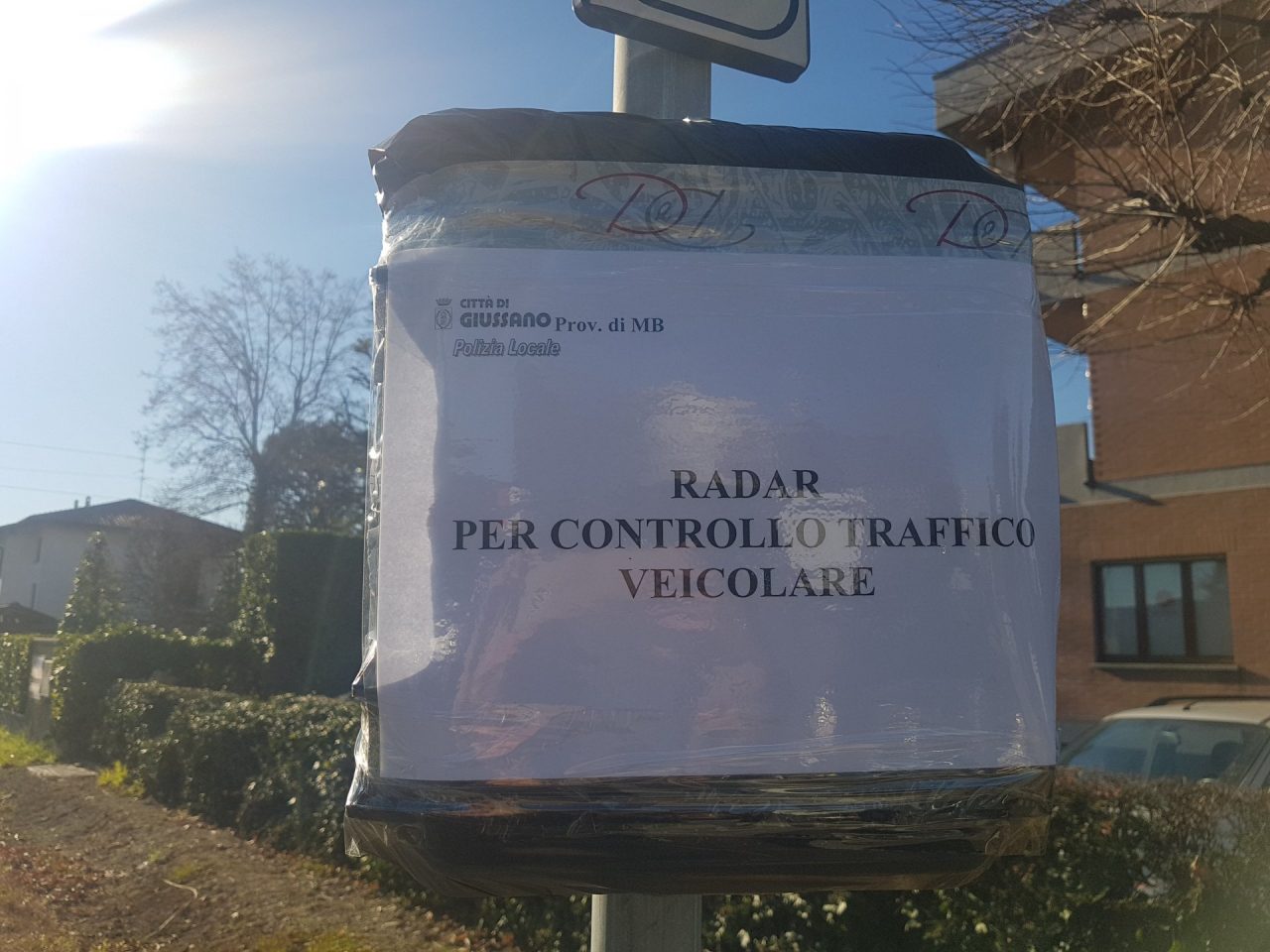 Giussano, allarme bomba in via Cavour