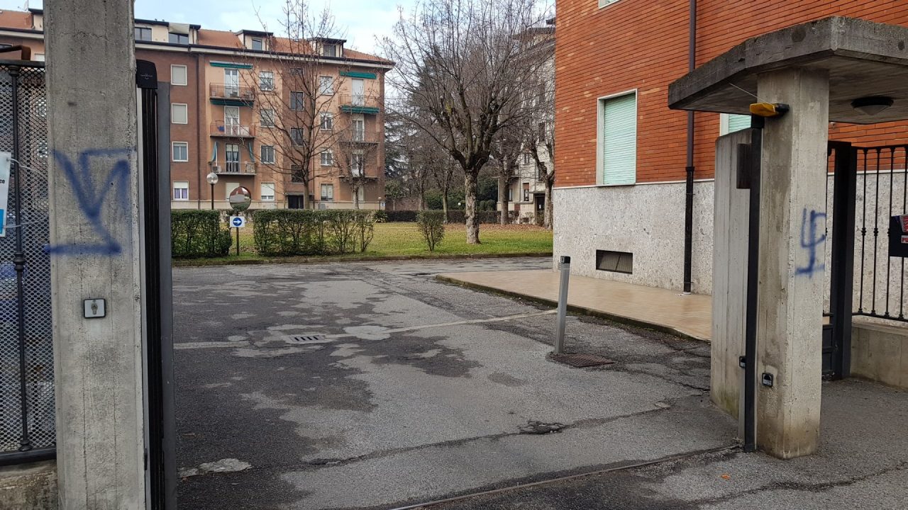 Svastiche naziste dove vennero fucilati i partigiani vimercatesi FOTO VIDEO