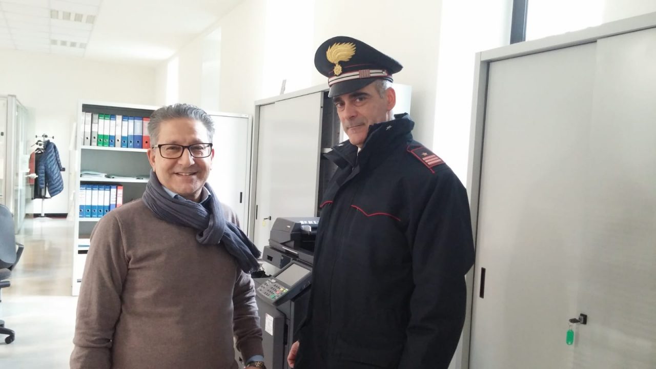 A Meda i Carabinieri ti ricevono anche in Comune