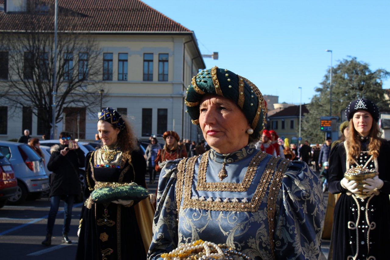 Corteo dei Magi: il centro “invaso” da ben cento figuranti – FOTO
