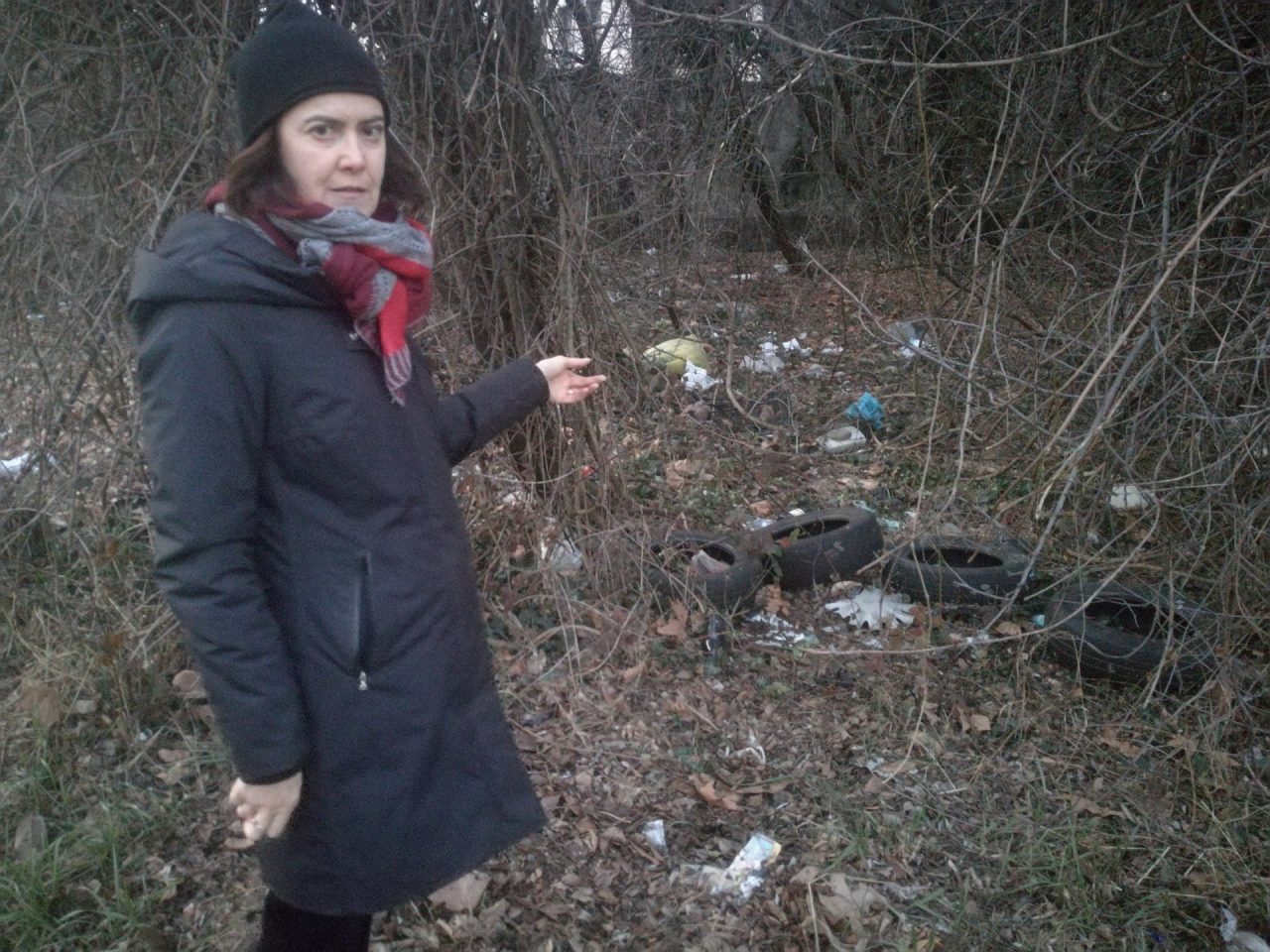 Proteste dei residenti per la discarica sotto casa FOTO