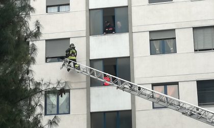 Vigili del fuoco soccorrono un anziano caduto in casa FOTO