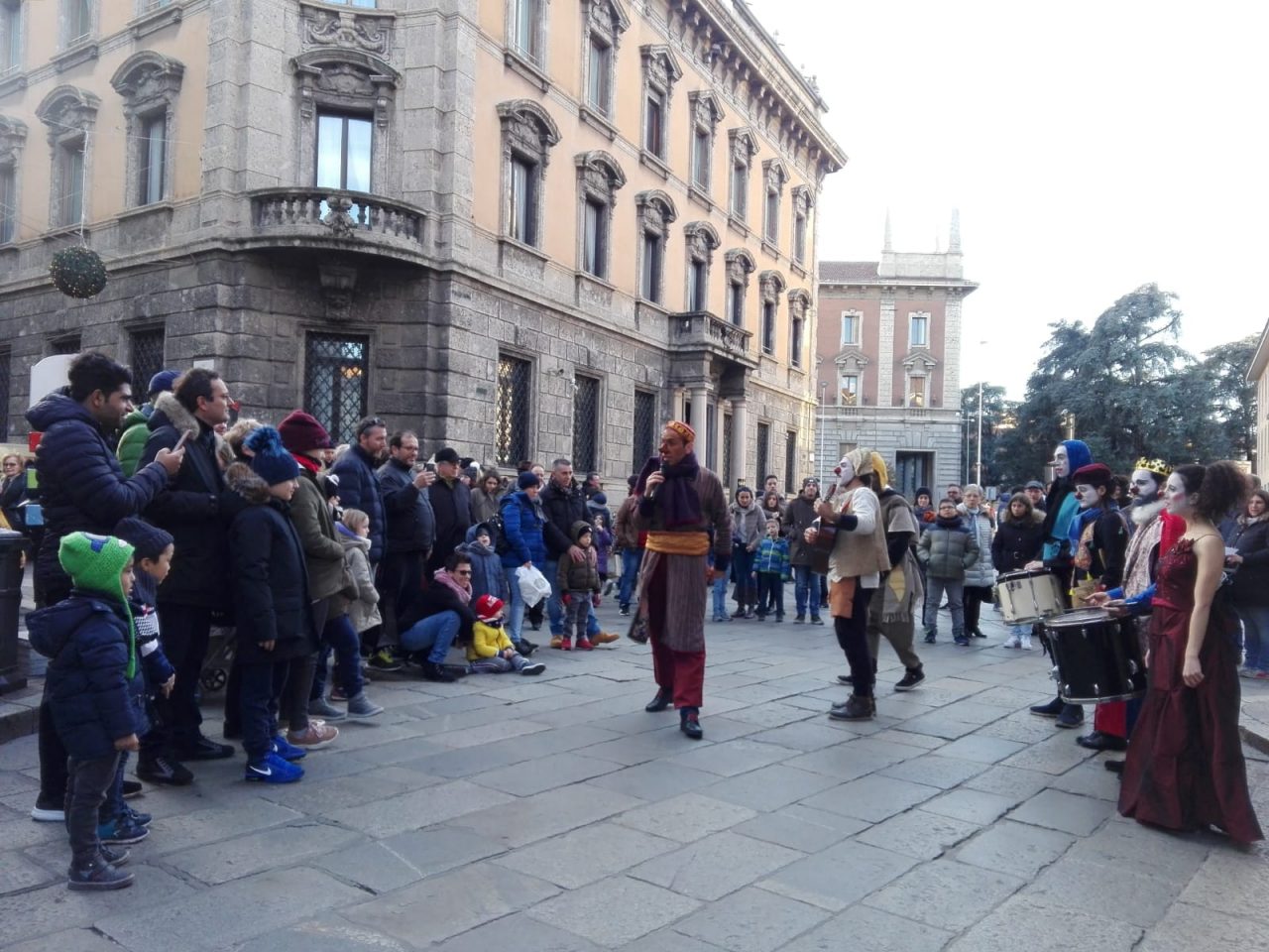 Befana solidale | Al Binario 7 lo show per riflettere