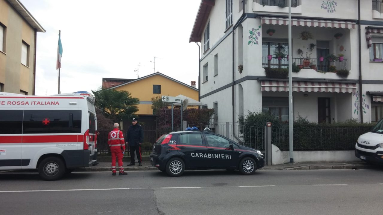 Aggressione a Meda, intervengono Carabinieri e ambulanza