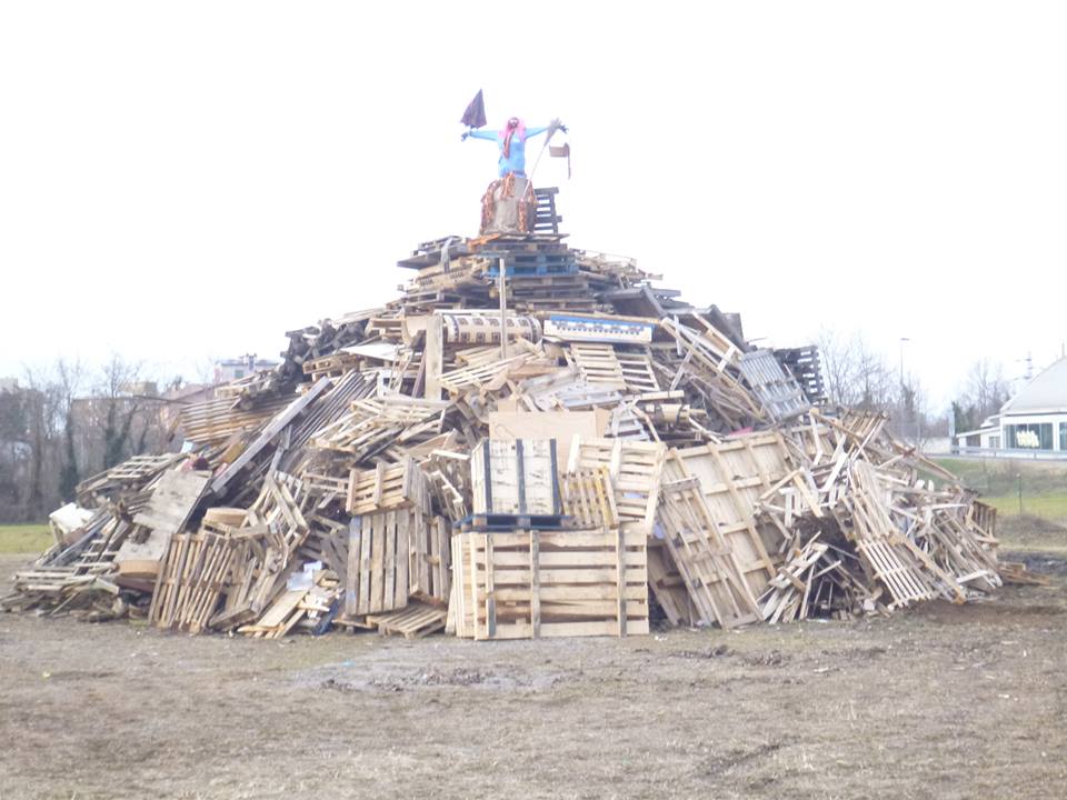 E’ tutto pronto per il falò di Sant’Antonio a Villasanta