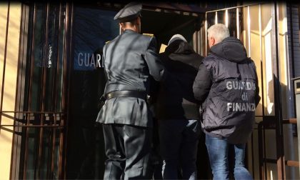 Falsi permessi di soggiorno e corruzione, 7 arresti