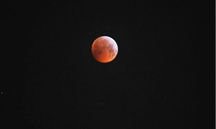 Tutti pazzi per la Luna Rossa