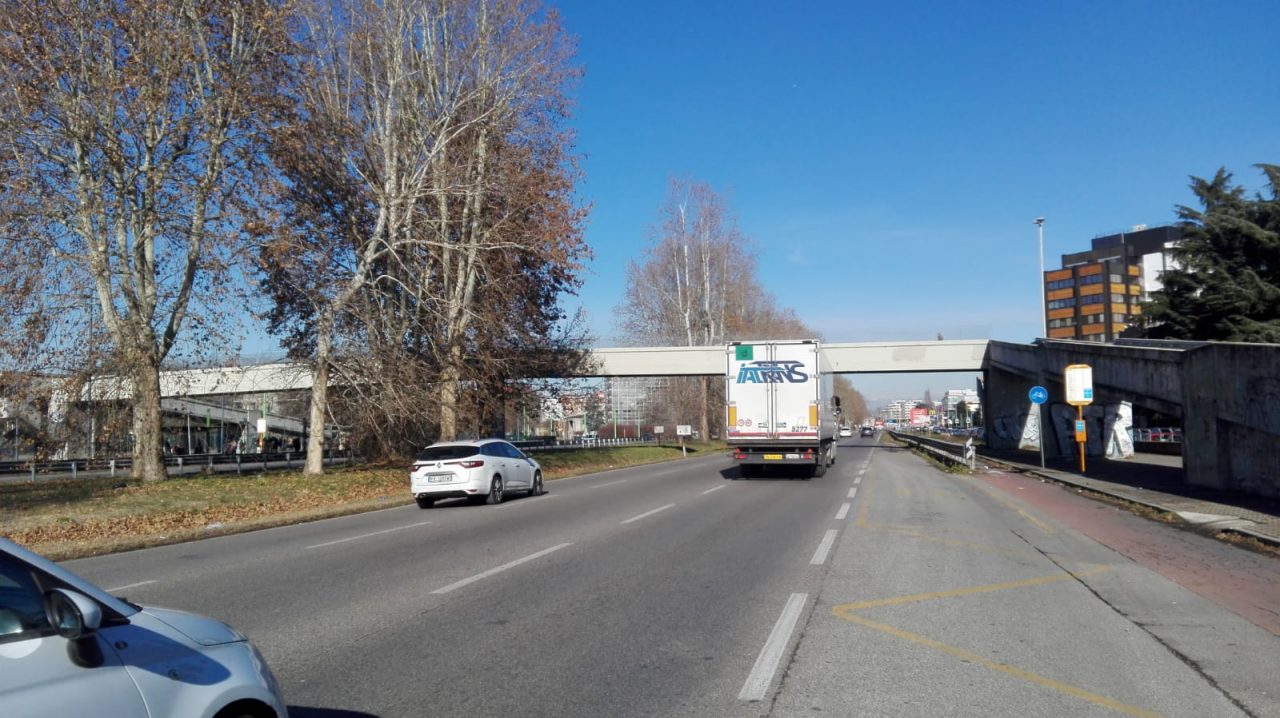 Minaccia di buttarsi dal ponte: 19enne salvato dalla Polizia