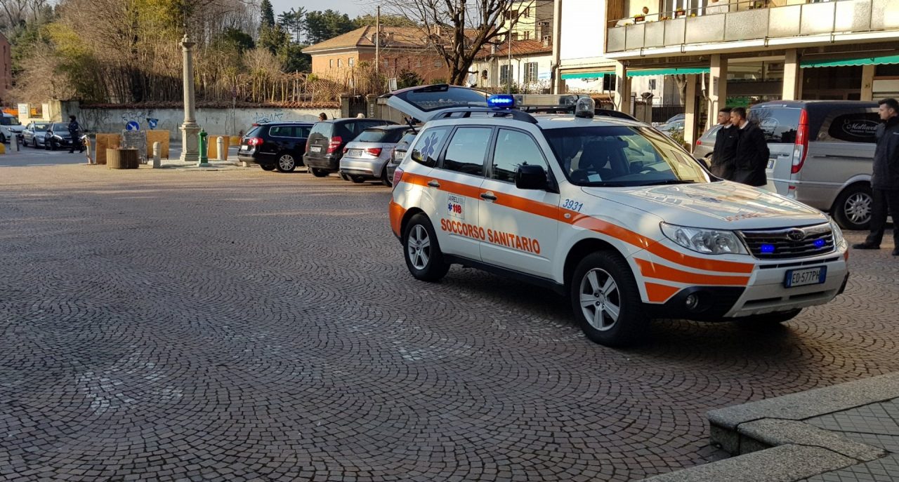 Va al funerale di un amico e accusa un malore, è gravissima