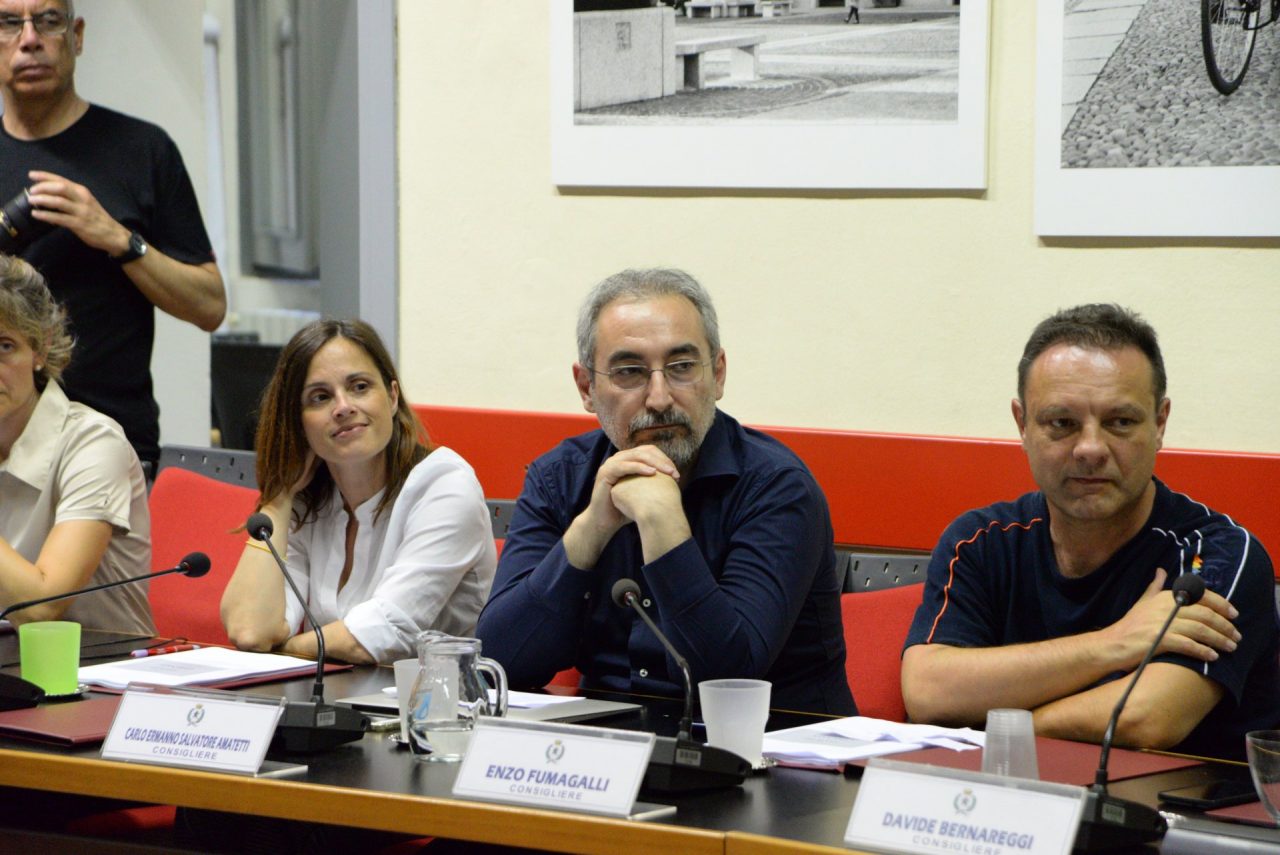 Rousseau salva Salvini, base M5S furiosa. Amatetti guida la rivolta a Vimercate