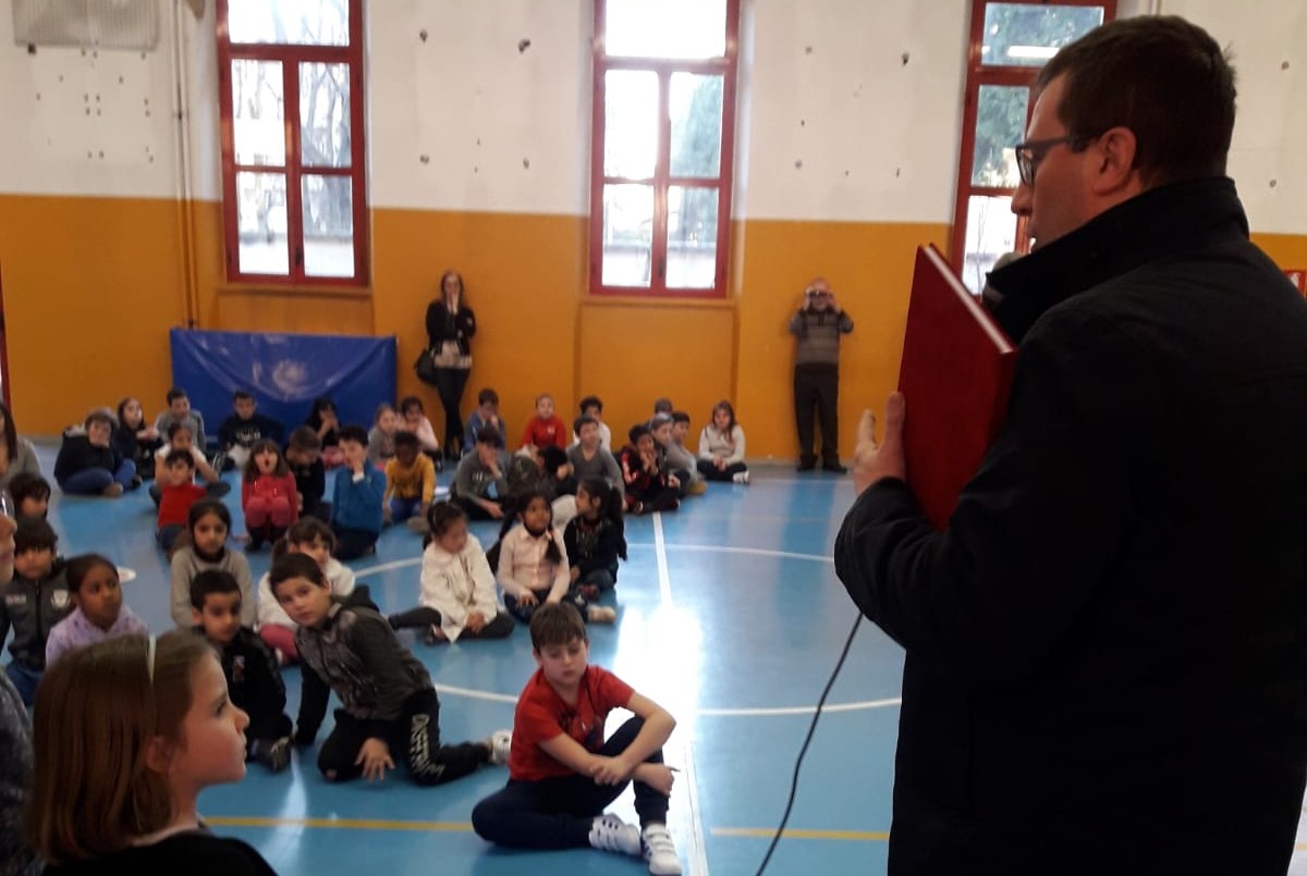 La primaria Gavazzi regala alla città il “Libro della Memoria”