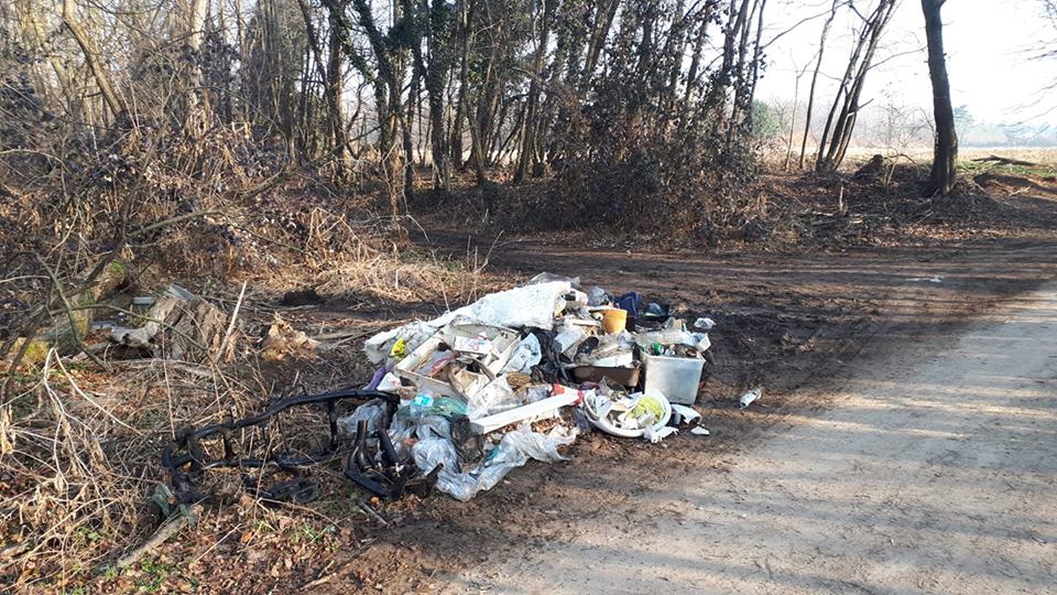 Ancora rifiuti e discariche abusive nel parco di Lissone