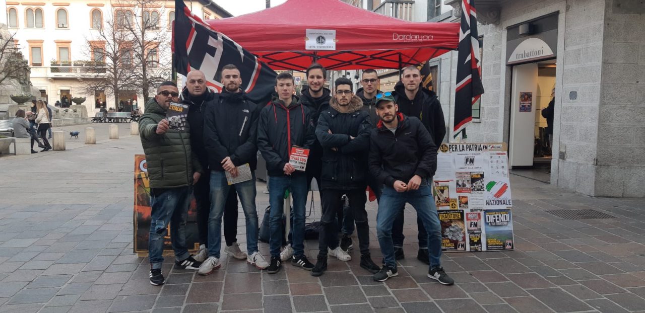 Forza Nuova scende in piazza: “Basta con i politicanti dei selfie” FOTO