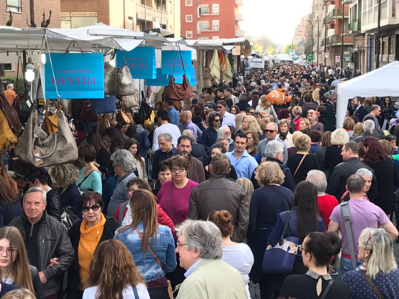 “Gli Ambulanti di Forte dei Marmi ®”a Cinisello Balsamo